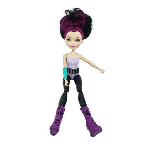 Ever After High Raven Queen Magic Arrow Archery Doll Figure Toy - Picture 2 of 8